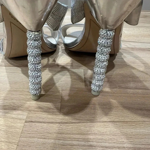 Sophia Webster ROSALIND 100 CRYSTAL EMBELLISHED  SANDALS IN METALLIC size 41.5 - Picture 6 of 7
